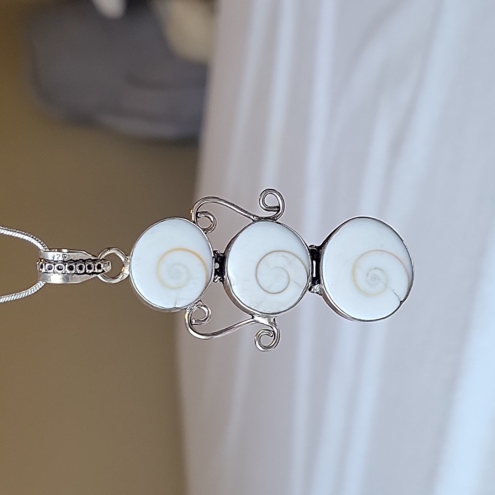 Shiva Eye shell vintage style 925 sterling silver pendant necklace